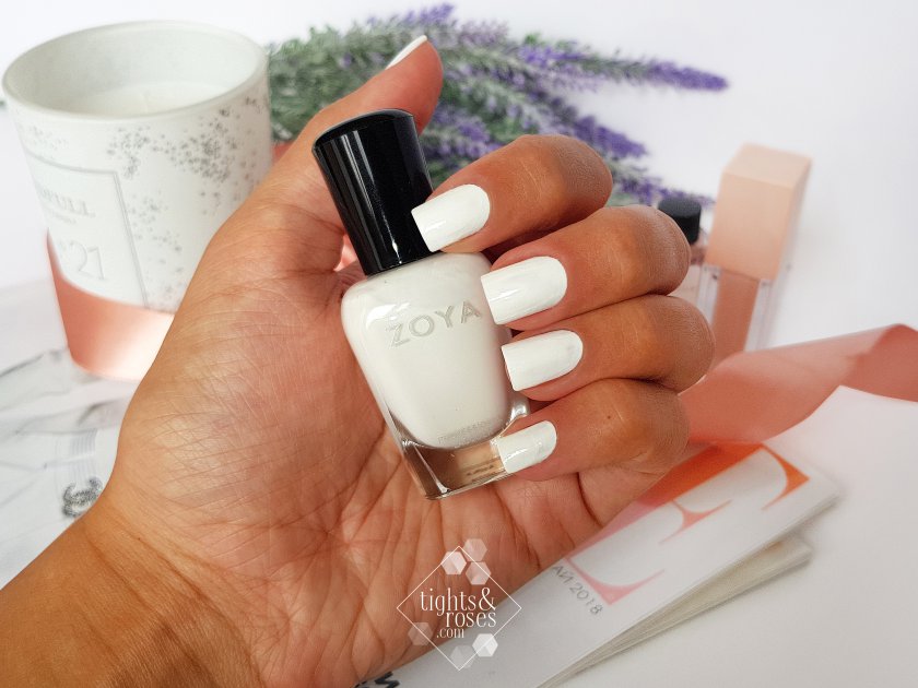 Универсальный глянцевый белый лак для ногтей в оттенке Purity от Zoya