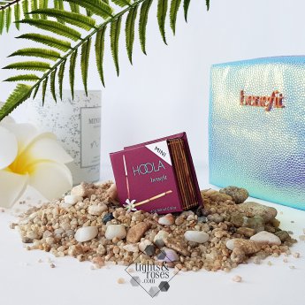 Коричневый матовый брусочек от Benefit: обзор бронзера Hoola